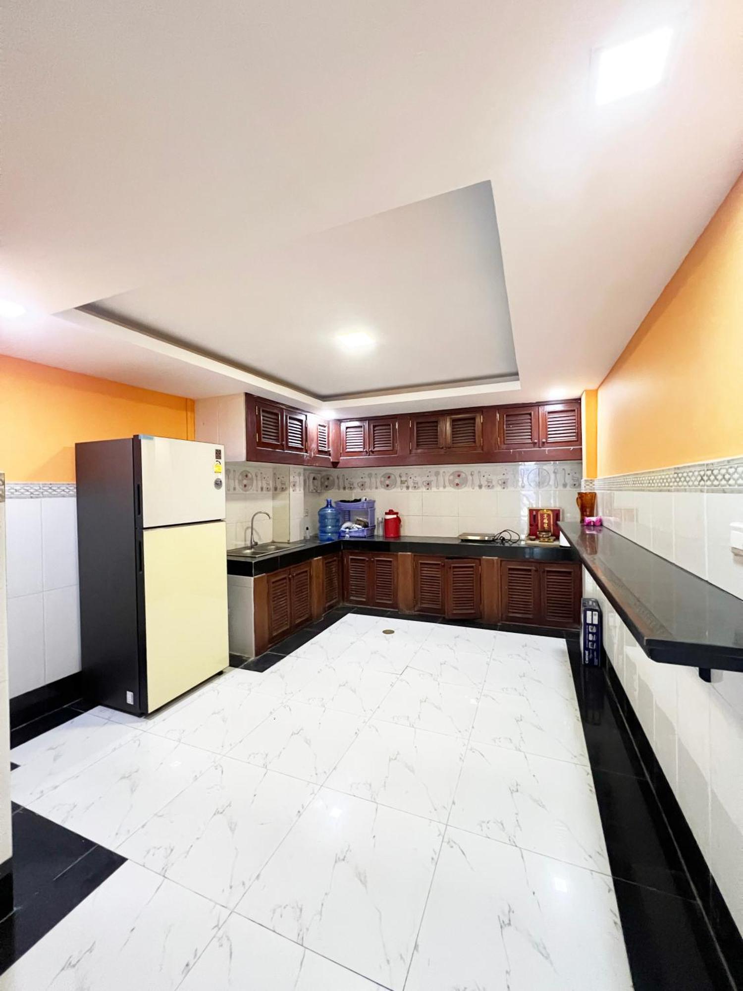 Tva Homestay - Tva Sleepbox - Tva Working Space Пном Пен Екстериор снимка